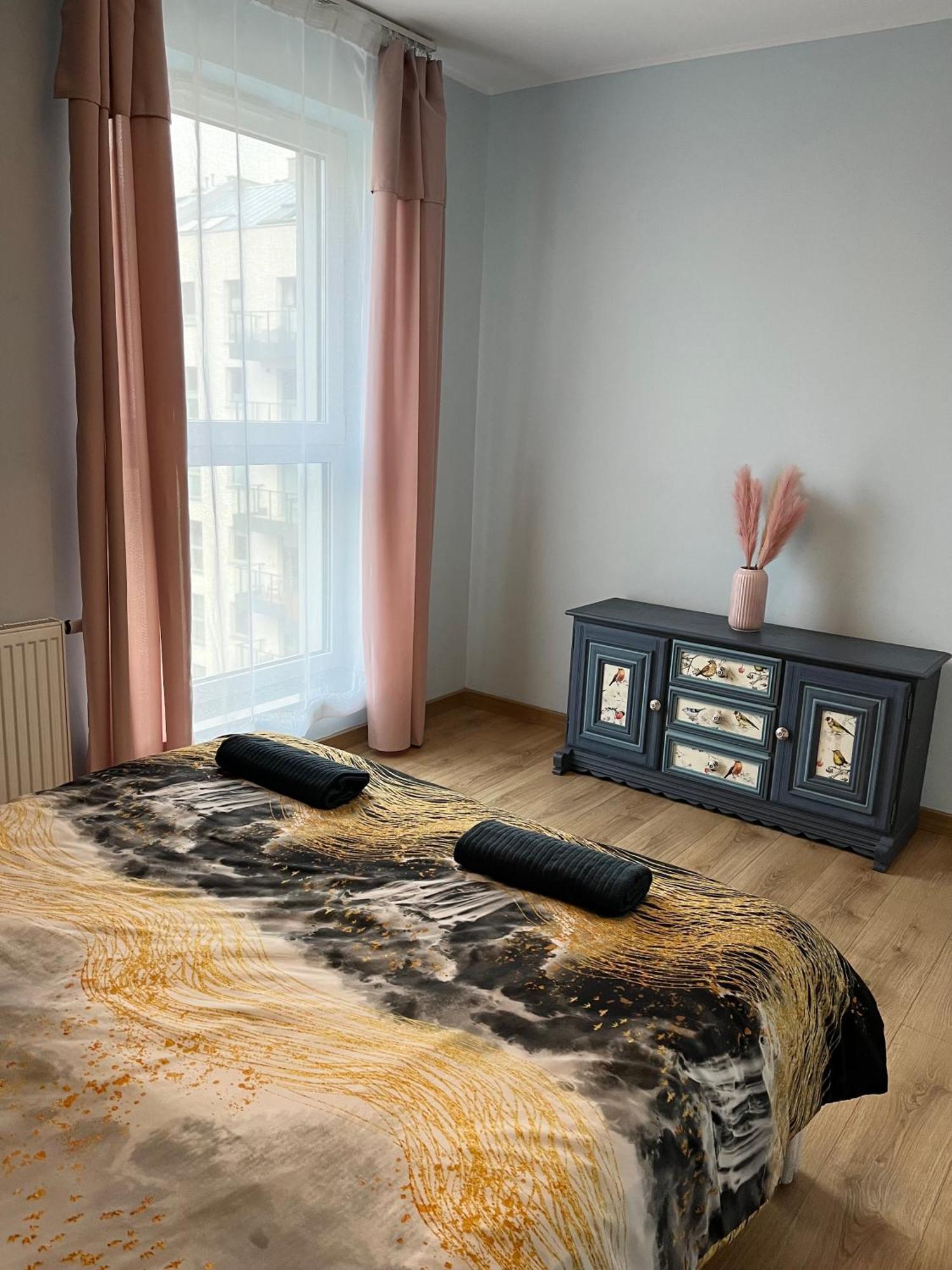 Oldtown Retro Apartment By Marina With Balcony For 6 People Гданьск Экстерьер фото