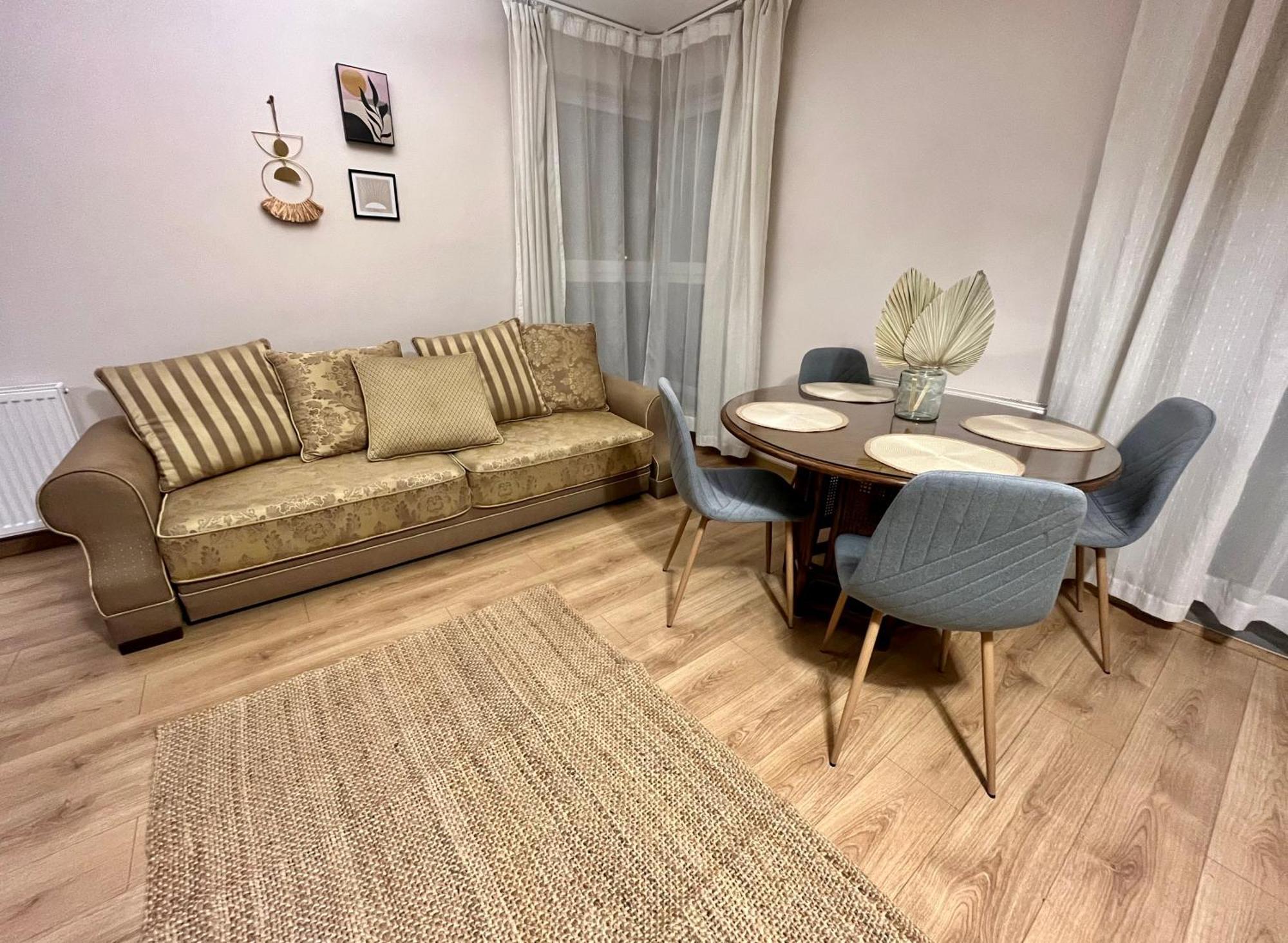 Oldtown Retro Apartment By Marina With Balcony For 6 People Гданьск Экстерьер фото